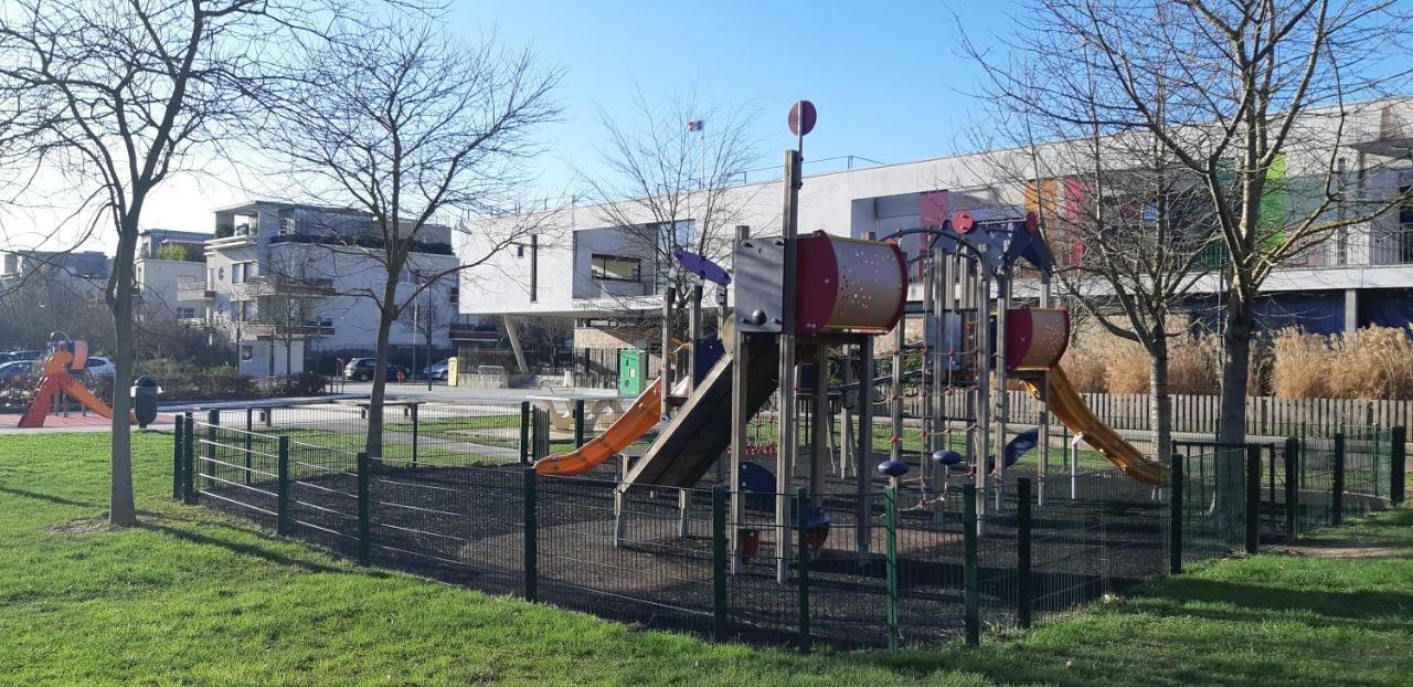 Dream Park Apartment Монтеврен Екстериор снимка