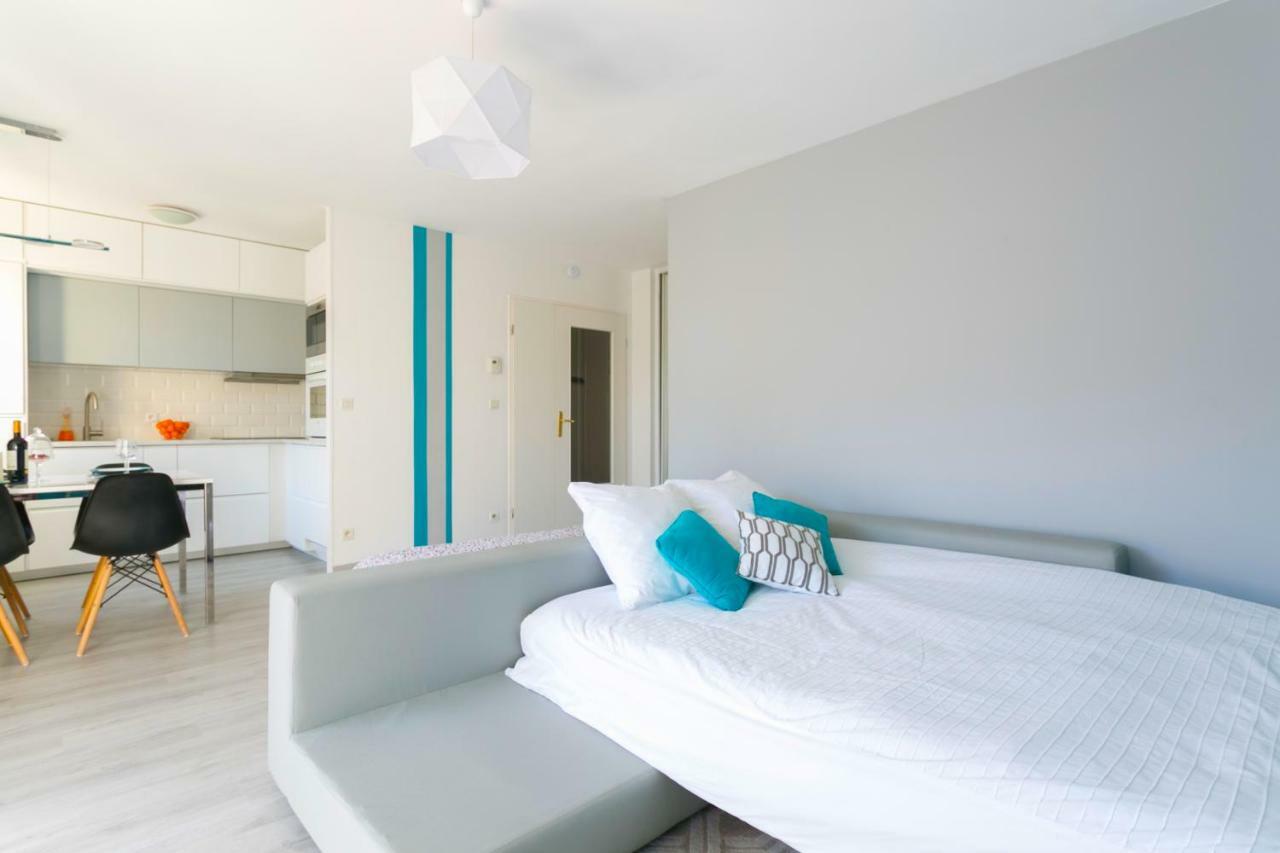 Dream Park Apartment Монтеврен Екстериор снимка